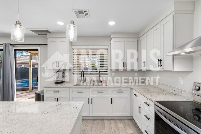 Building Photo - Beautiful Large Furnished Home w/A Pool