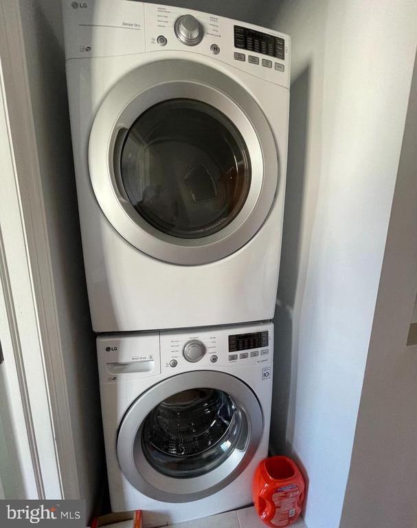 Building Photo - 615 N 11th St