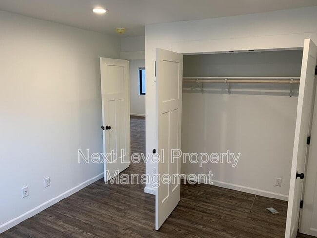Building Photo - 416 Maple Dr