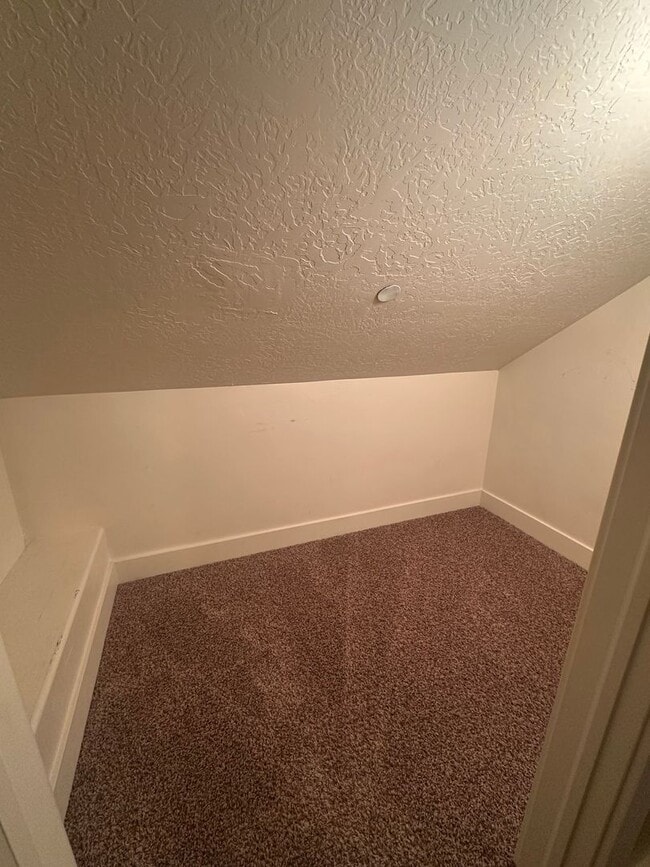 Building Photo - BEAUIFUL HOME!!!