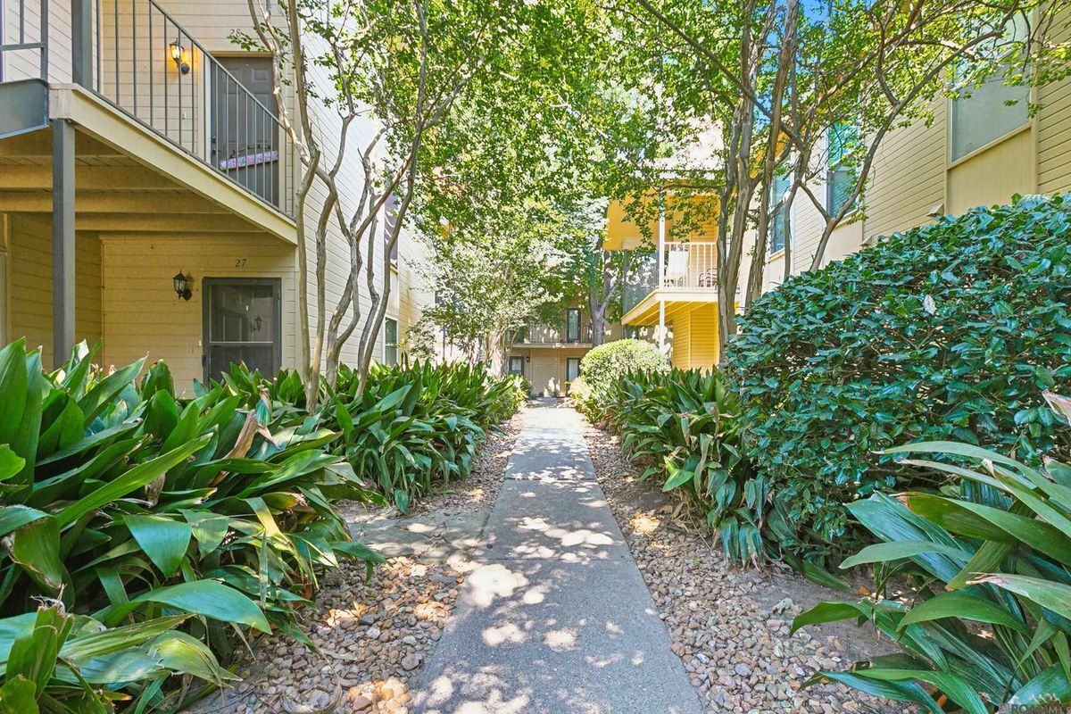 Building Photo - 11011 Cal Rd