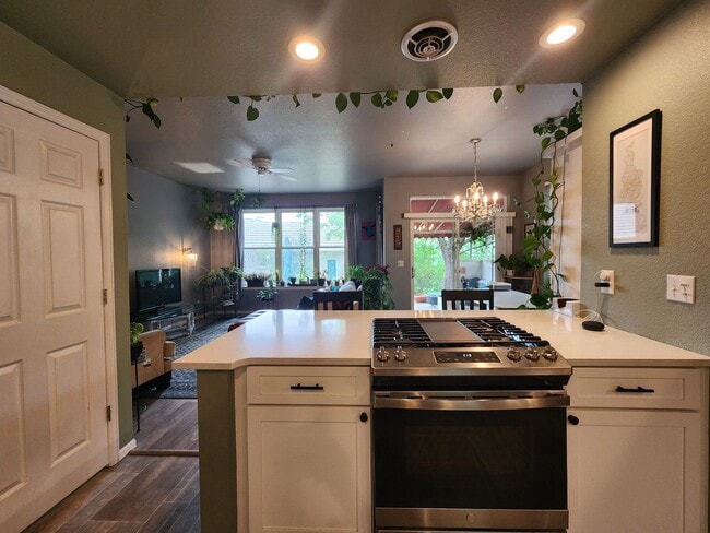 Building Photo - Stunning 3 Bedroom Townhome Tucked Away In...