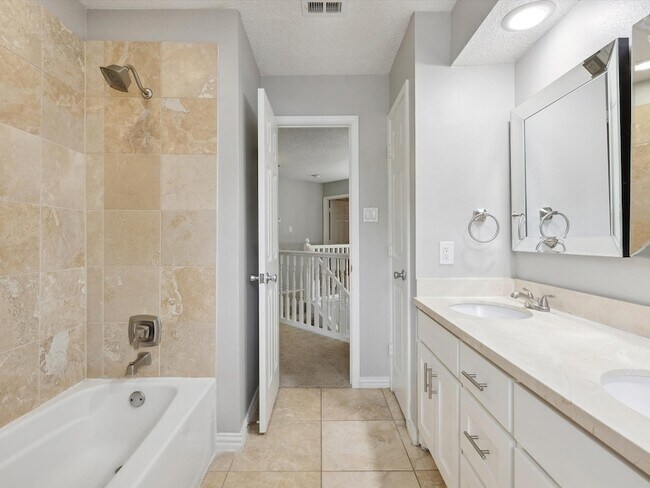 Building Photo - 205 Bayou Ct