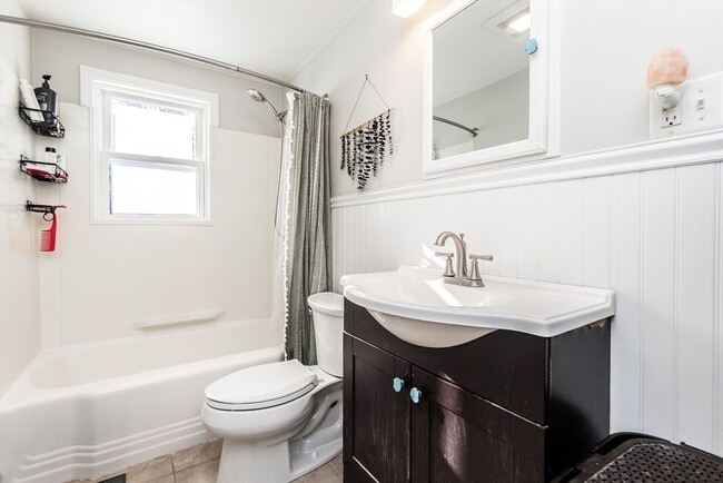 Building Photo - 73 Winfield St