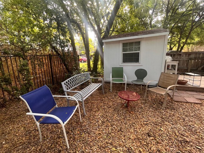 Building Photo - Charming North Campus Bungalow