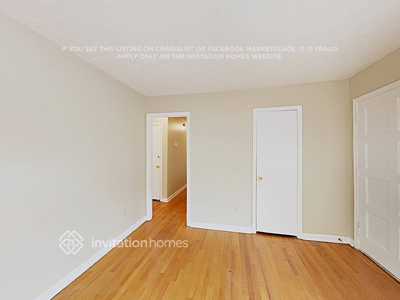 Building Photo - 5676 Crestwood Dr SW