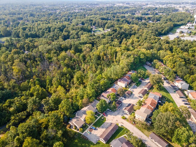 Building Photo - 1071 Stratford Ct