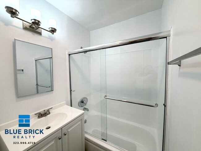 Building Photo - 5130 Yarmouth-23