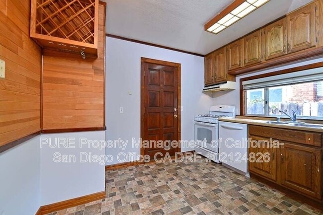 Building Photo - 1535 Meade Ave