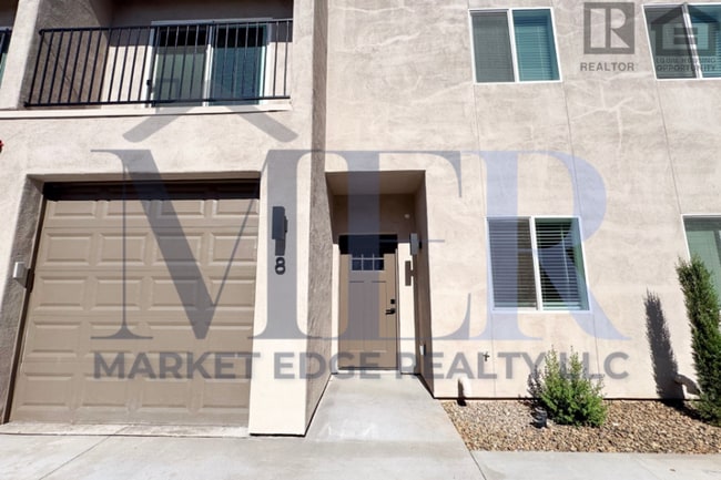 Building Photo - 165 Sugarloaf St