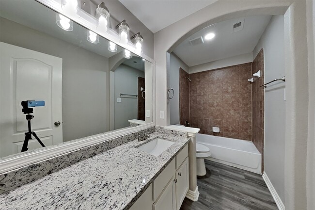 Building Photo - 21510 Duke Alexander Dr