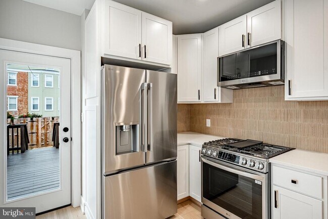 Building Photo - 303 W Washington St