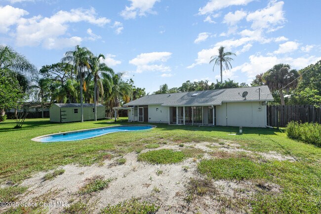 Building Photo - 261 Edgewater Ave SE