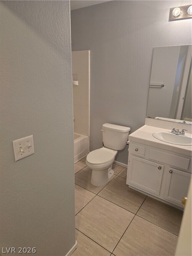 Building Photo - 5843 Berry Hill Ln