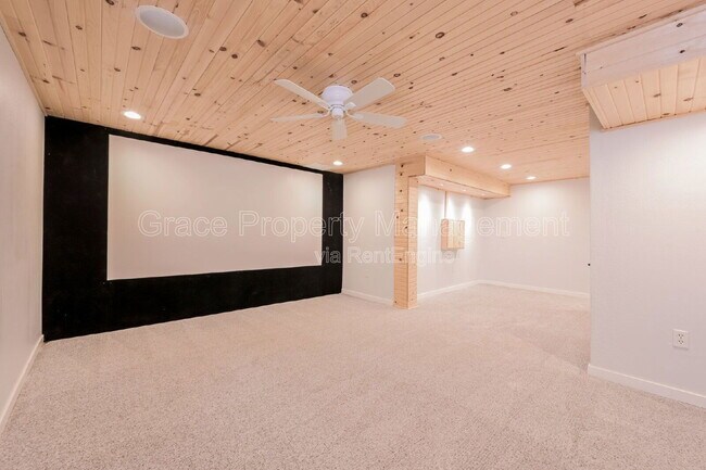 Building Photo - 6186 S Southwood Dr