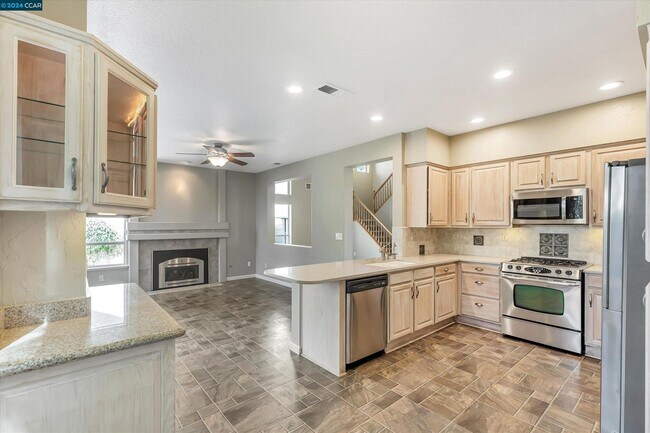 Building Photo - Updated Mediterranean-style home in Renais...