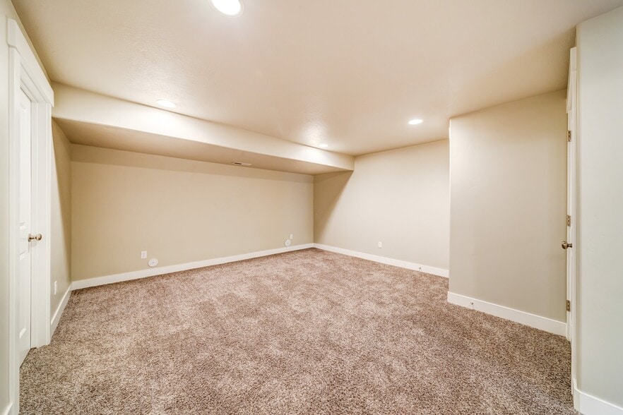 Building Photo - 4403 W Glendon Dr