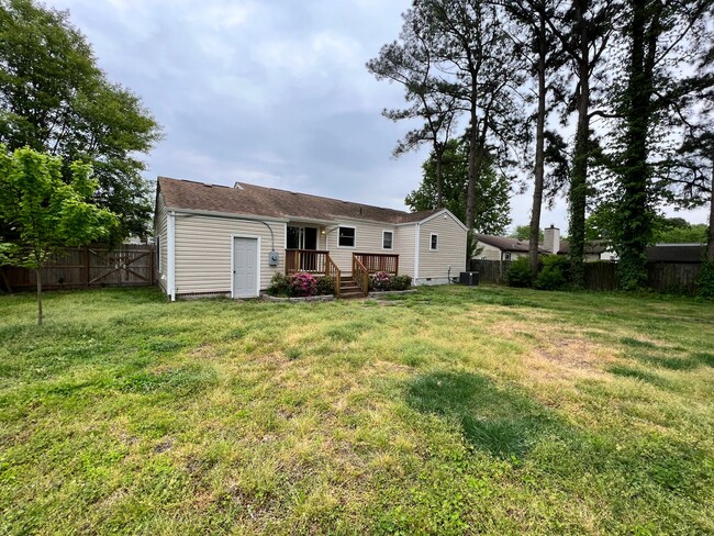 Building Photo - Four bedroom home in Kempsville with large...