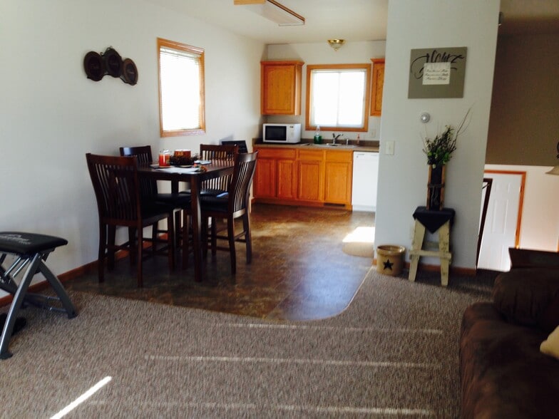 Building Photo - 1206 Hansen St