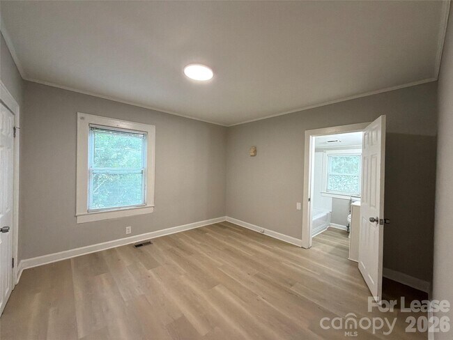 Building Photo - 831 Cason St
