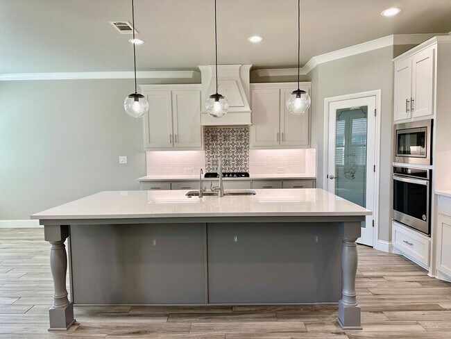 Building Photo - 8618 Alnwick Dr