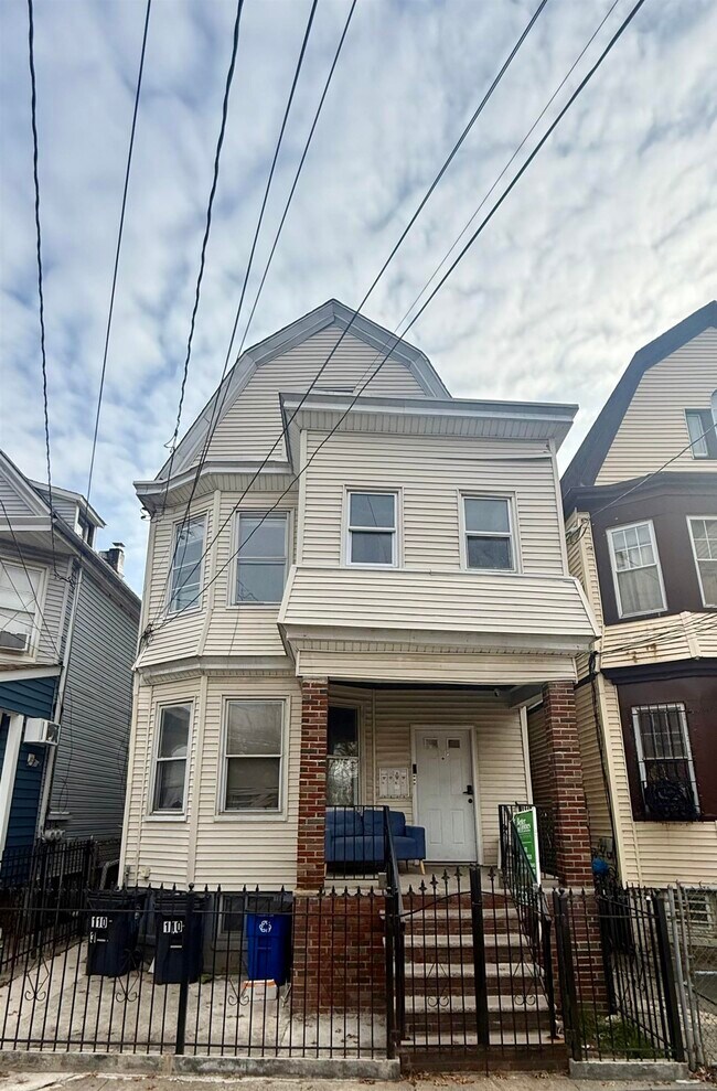 Building Photo - 110 Lincoln Ave