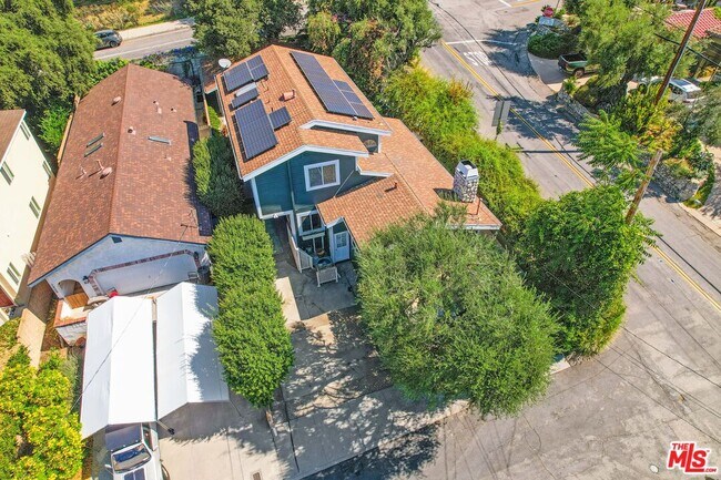 Building Photo - 2401 Olive Ave