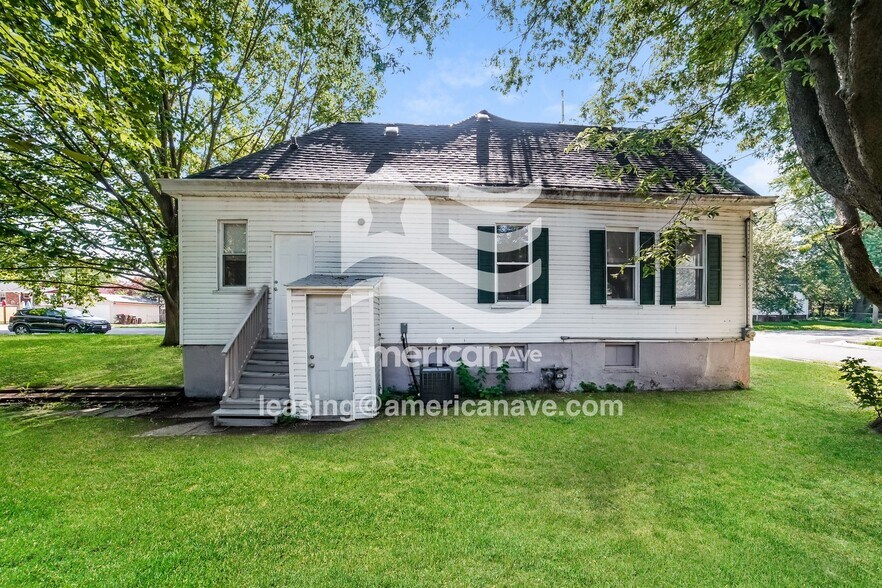 Building Photo - 419 E Maywood Ave