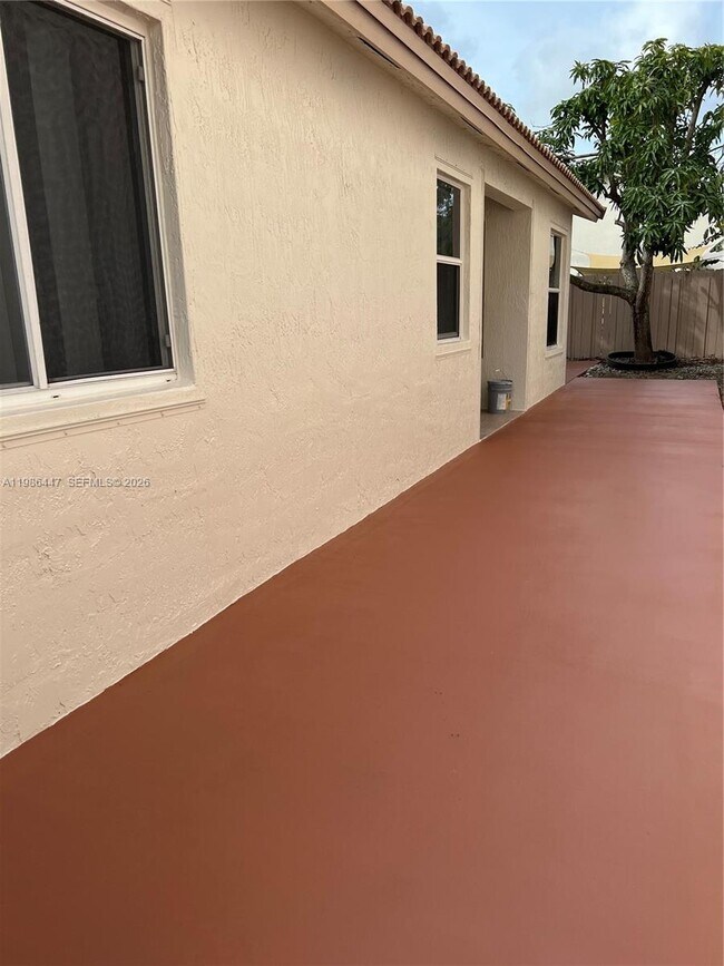 Building Photo - 14136 SW 149th Pl