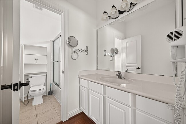 Building Photo - 3831 Lakeridge Canyon Dr
