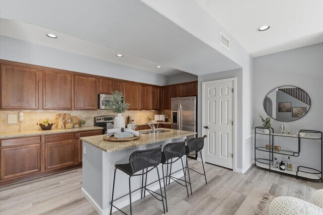 Building Photo - 3935 E Rough Rider Rd