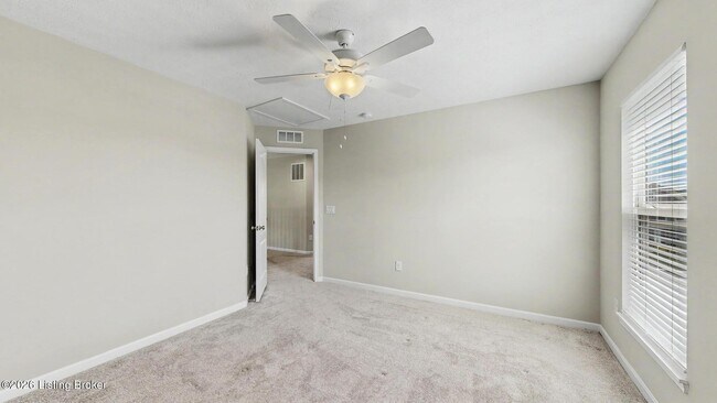 Building Photo - 15802 Stonehouse Ct