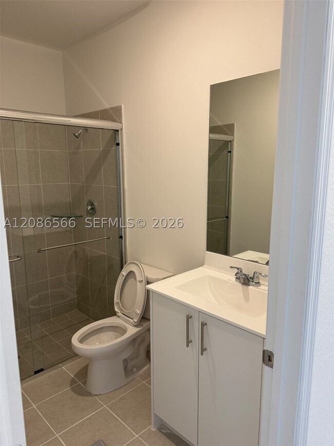 Building Photo - 2404 SE 29th Dr