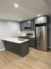 Building Photo - 606 River Ave