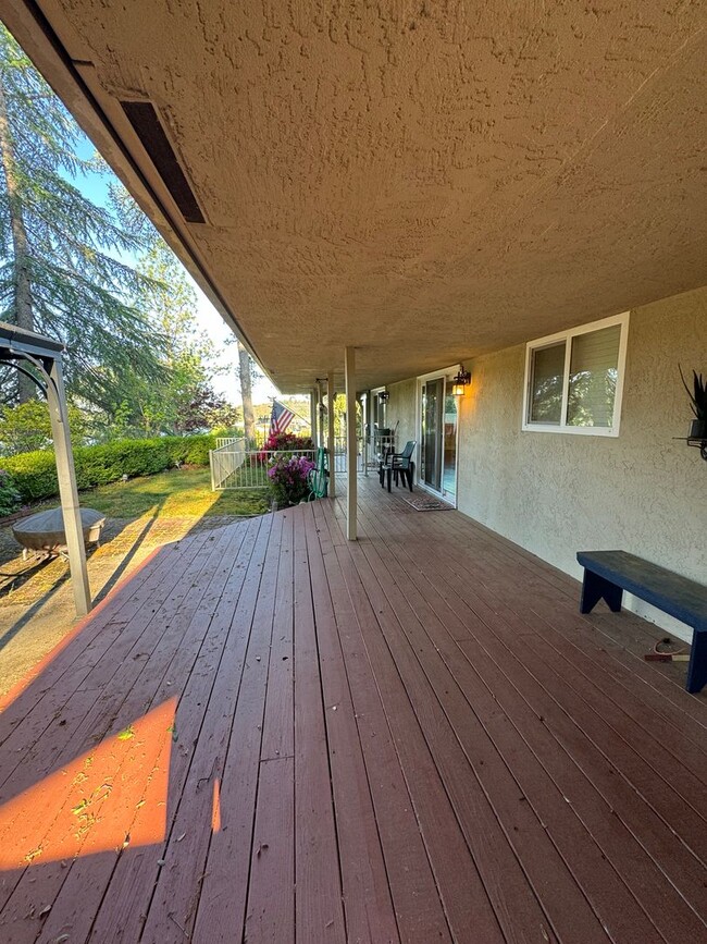 Building Photo - Lake View Retreat in Lake of the Pines – 3...
