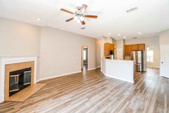 Building Photo - 1747 Northglen Cir