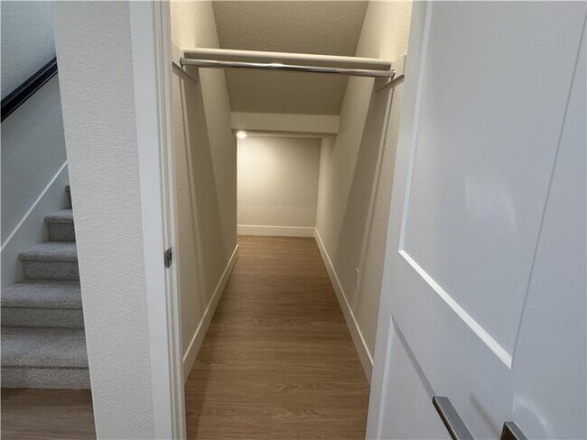 Building Photo - 140 Labrusca Dr