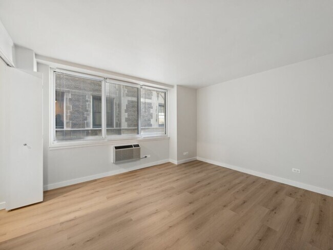 Building Photo - 1440 N Lake Shore Dr