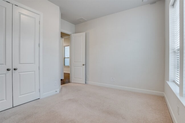 Building Photo - 6208 Exeter Ave