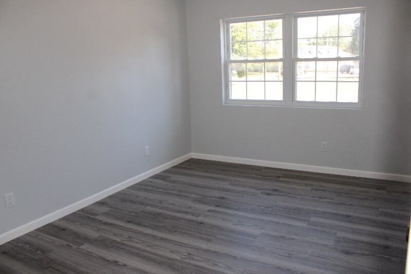 Building Photo - 1613 S Green River Rd