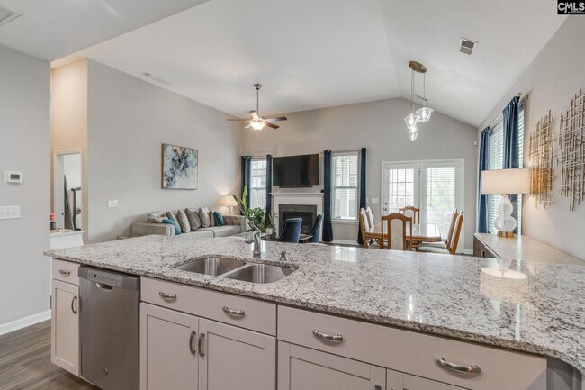 Building Photo - 1453 Ardennes Dr