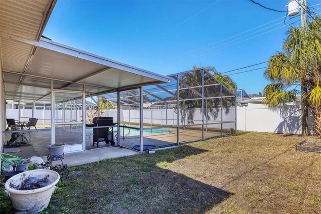 Building Photo - 3425 Fairview Dr