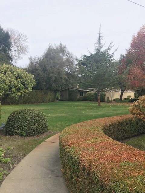 Building Photo - Great Two Bedroom, Two Bathroom home, Senior Living at Hacienda Carmel