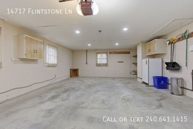 Building Photo - 14717 Flintstone Ln