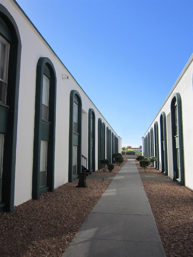 Centurion Pearl 3021 N Yarbrough Dr El Paso TX 79925 Apartment Finder