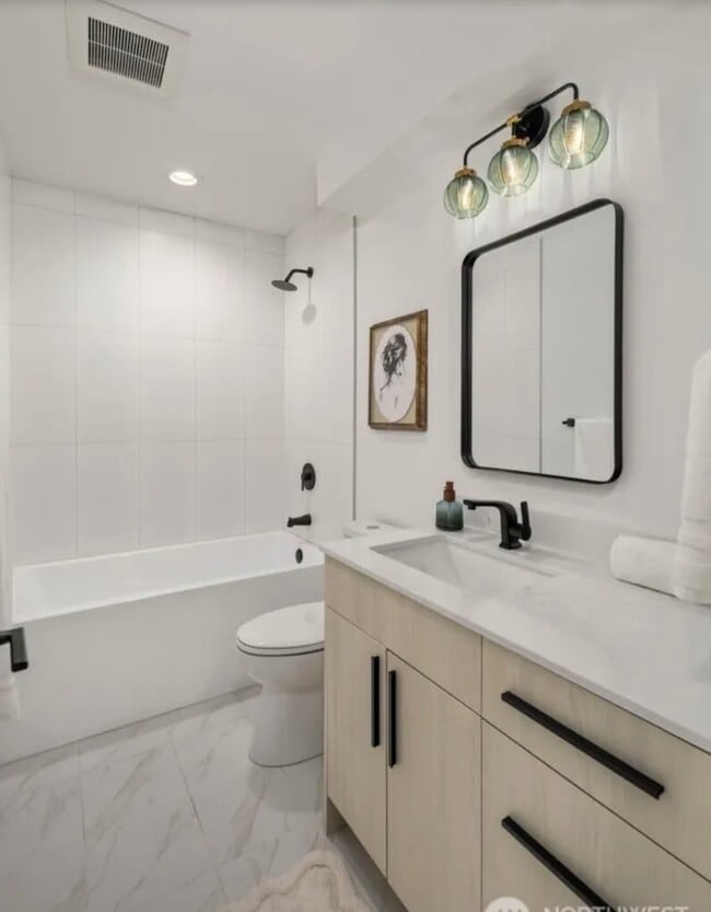 Building Photo - 528 N 72nd St