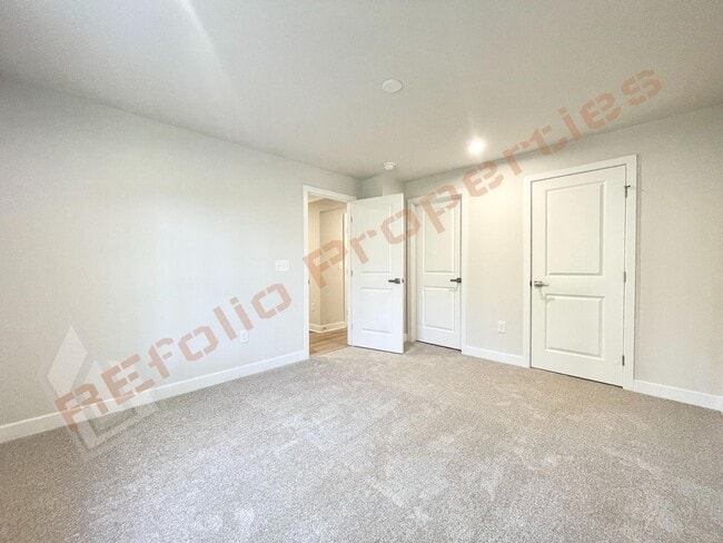 Building Photo - Beautiful brand new 3-Story Townhome | 4 B...