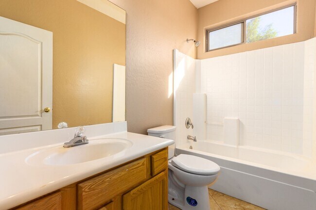 Building Photo - Single level rare to find 3 bed house in Gilbert