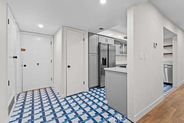 Building Photo - 6752 Hillpark Dr