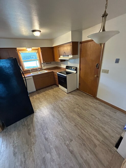 Building Photo - 1510 Jills Dr